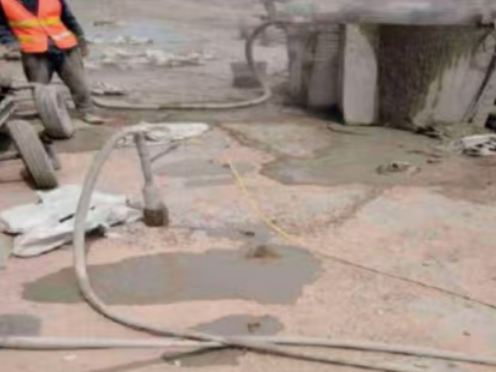 五河水泥混凝土路面板底注浆技术 路面脱空注浆整治方案