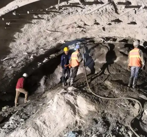 五河拱顶带模注浆料的施工流程及注意事项